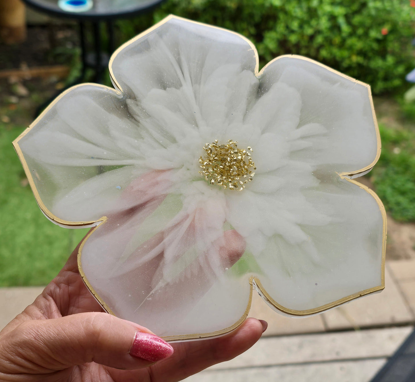 Platter white and gold flower