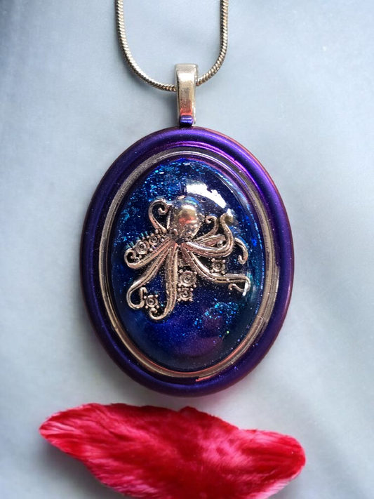 Pendant oval purple and blue with silver octopus