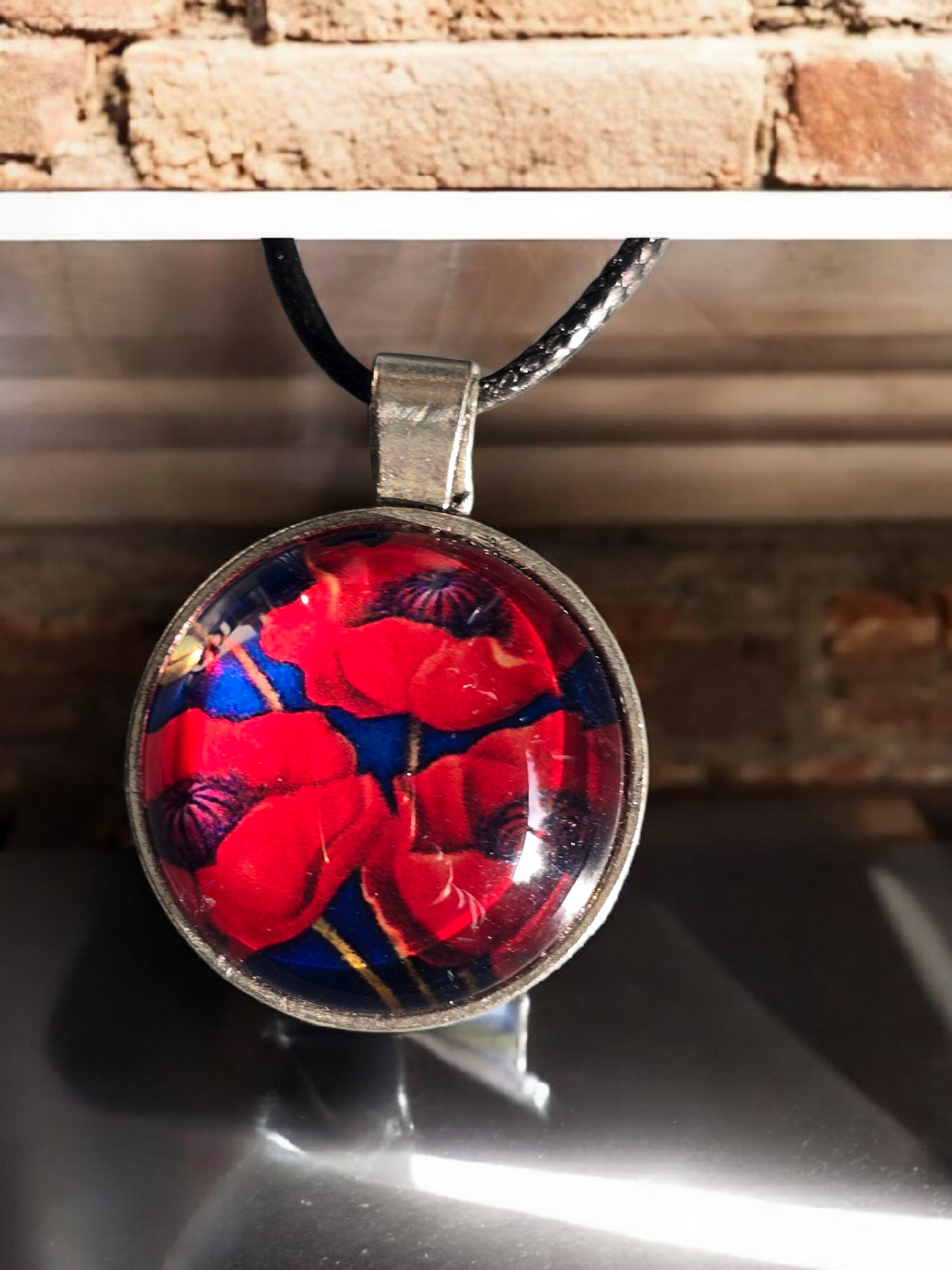 Pendant silver with red poppy