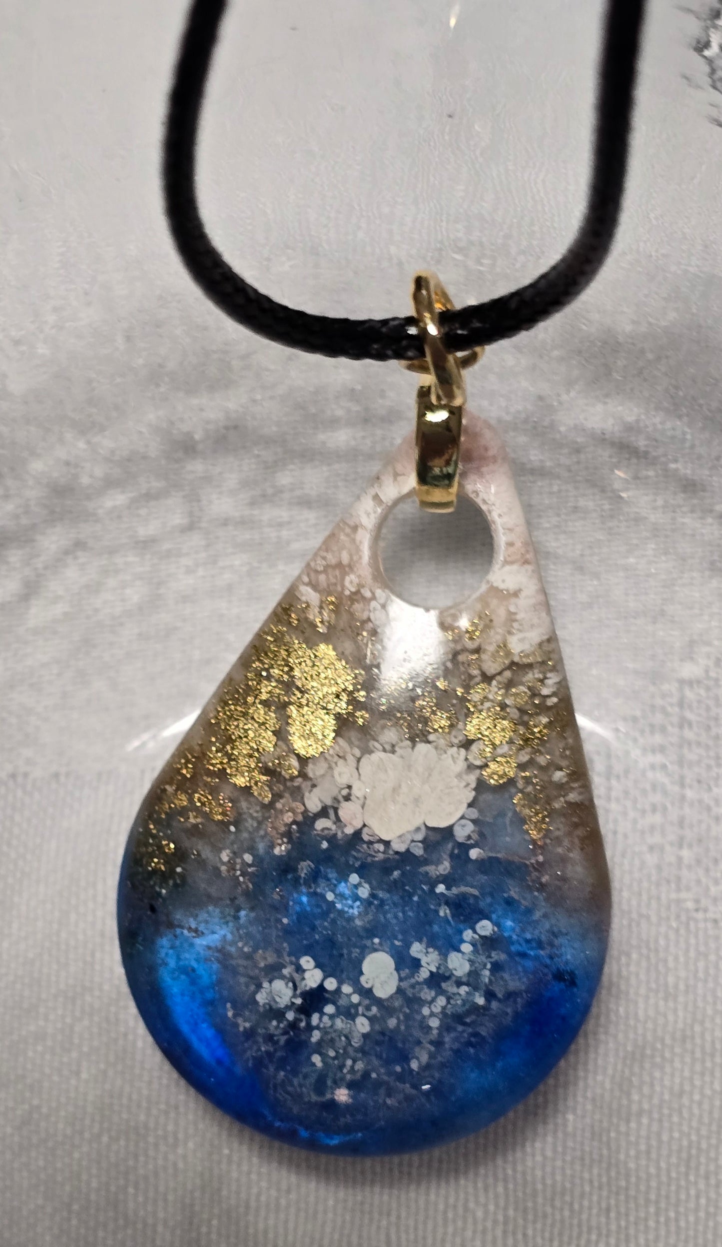 Pendant teardrop