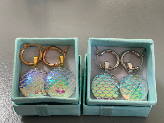 Earrings colour changing