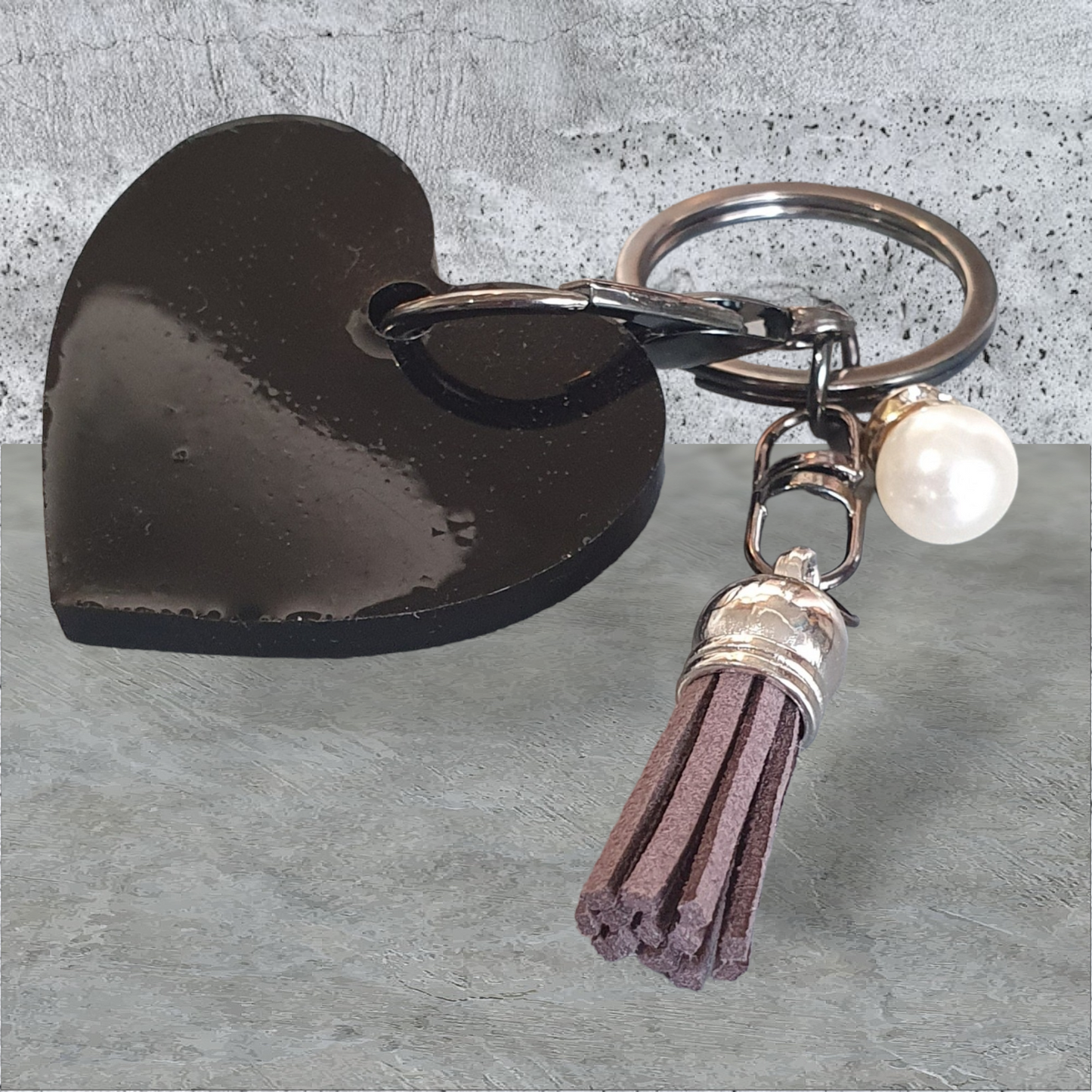Key Charm Flat Heart Midnight with tassel and pearl