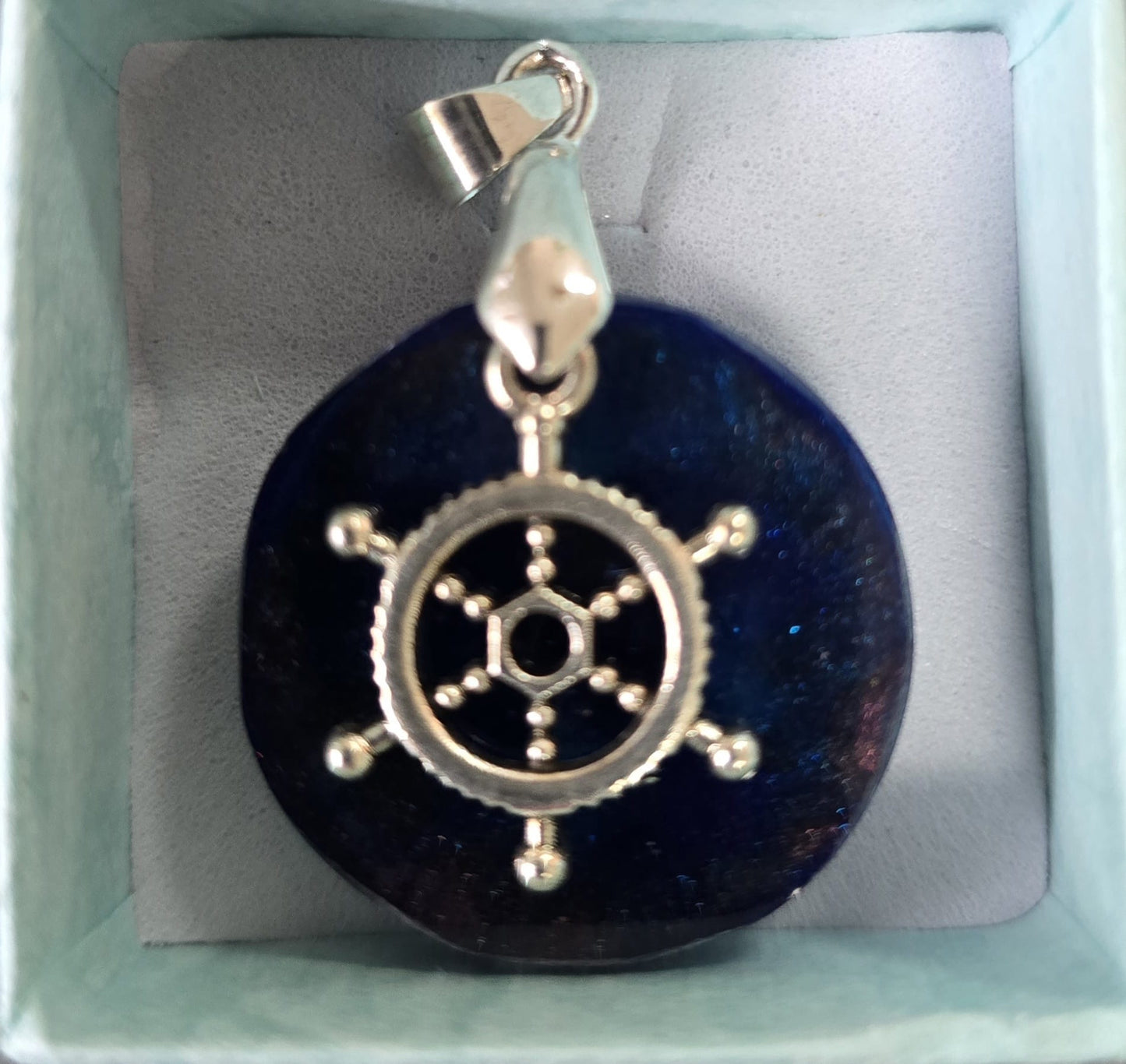 Pendant blue voyage