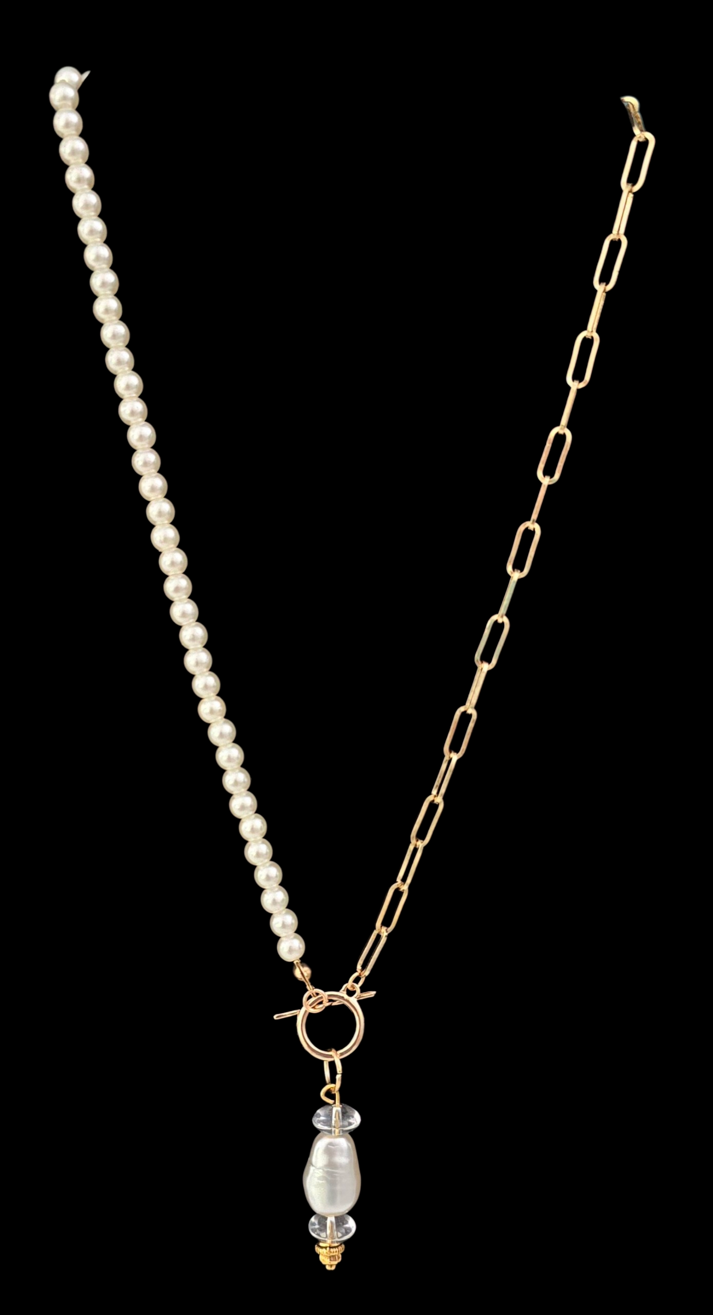 Pendant pearl white chain gold