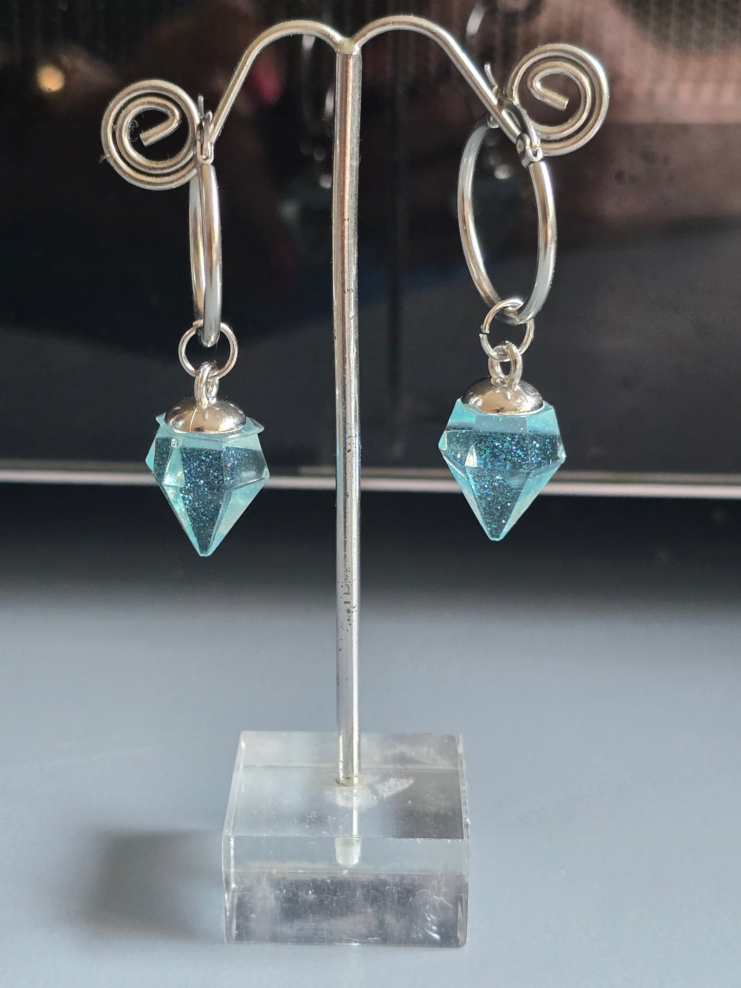 Earrings blue sparkle crystal point