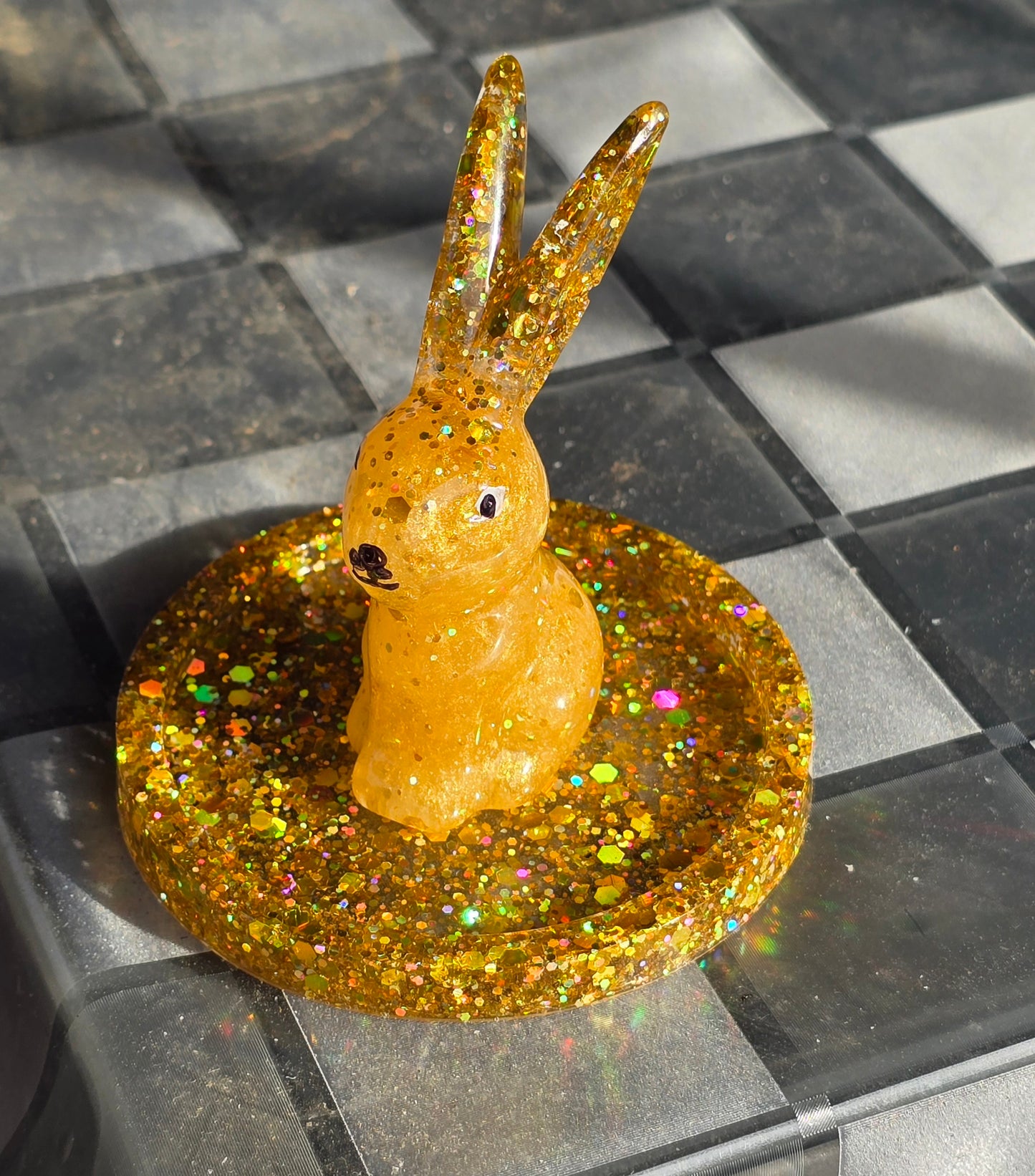 Bunny ring holder gold