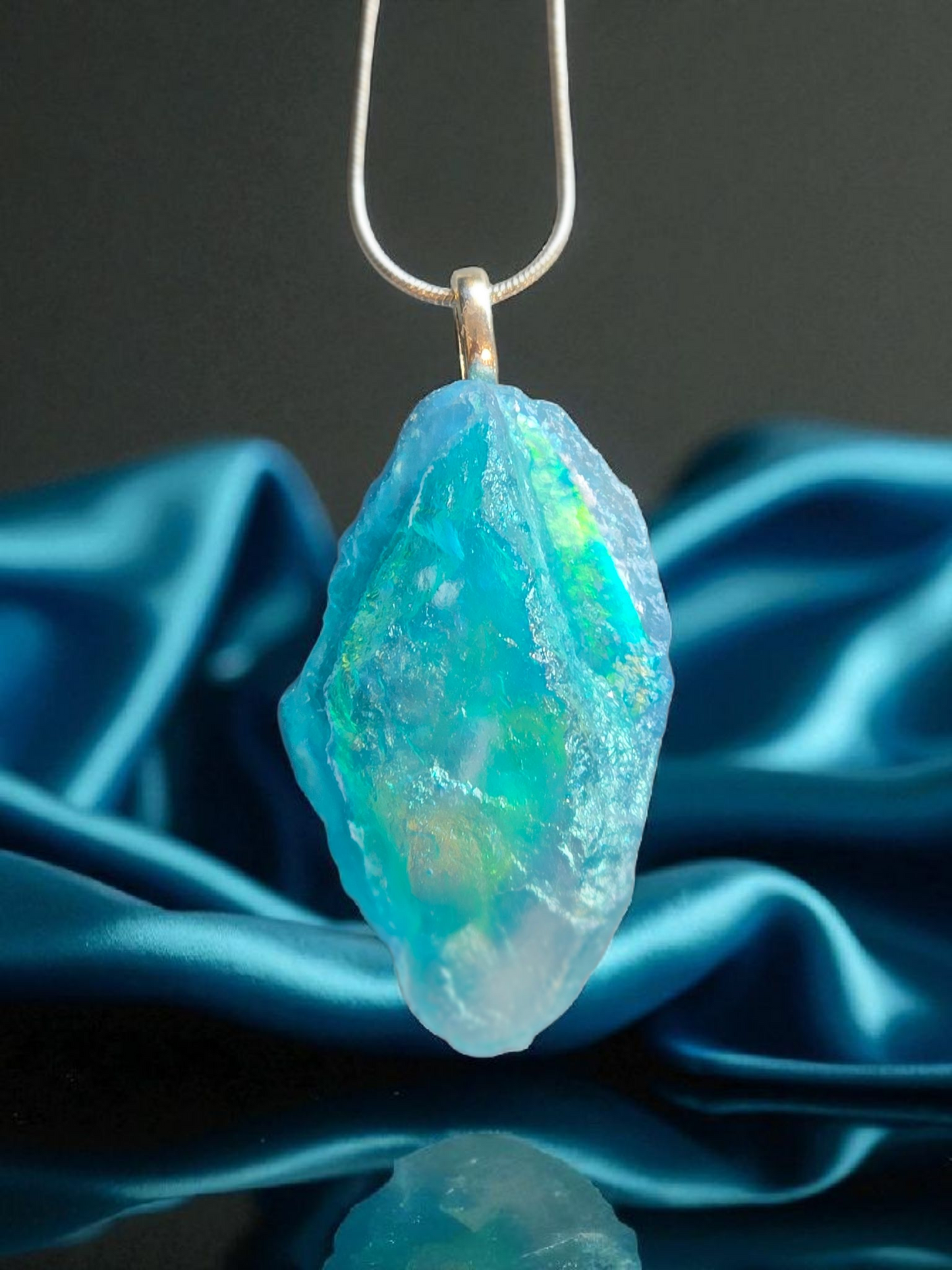 Pendant crystal Stone Ocean Depths