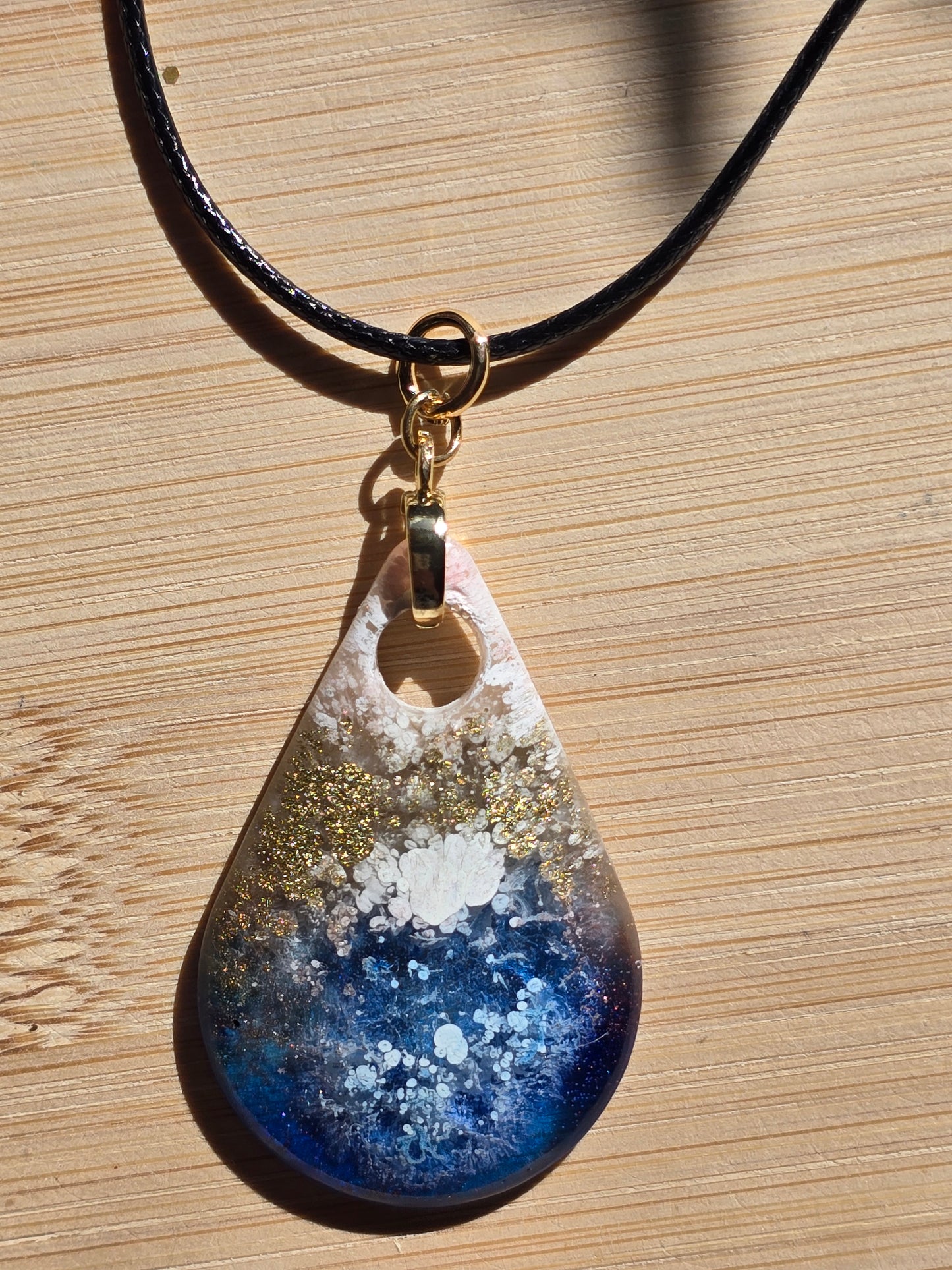 Pendant teardrop