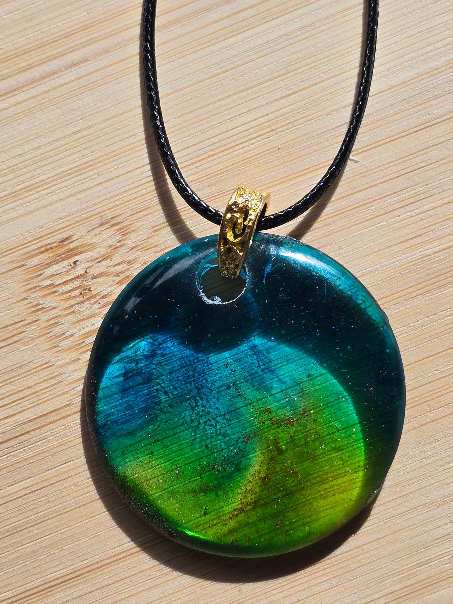 Pendant round green with turquoise