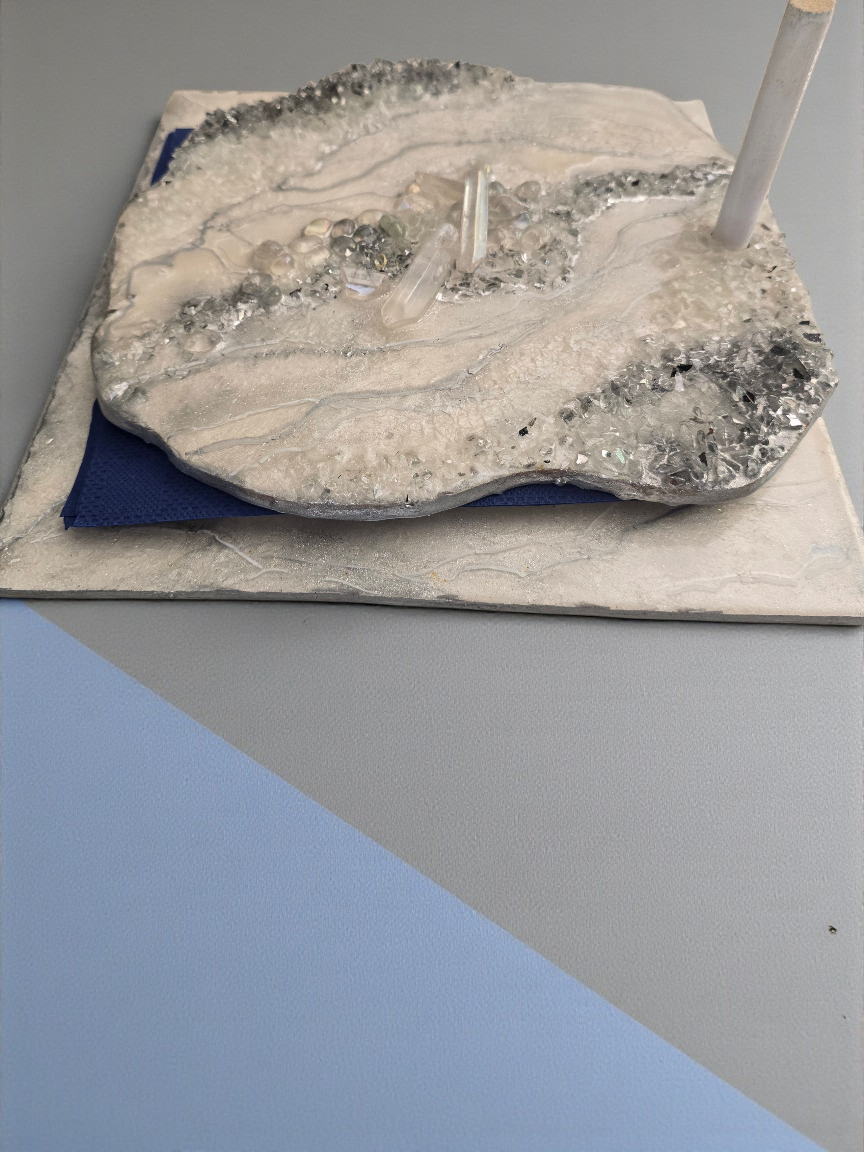 Napkin Holder geode style white with silver