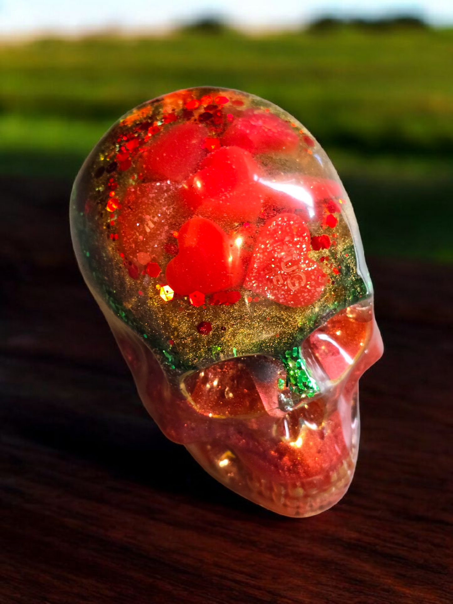 Scull Large with red hearts