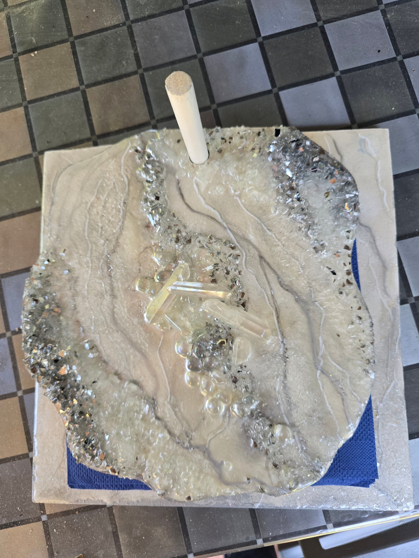 Napkin Holder geode style white with silver