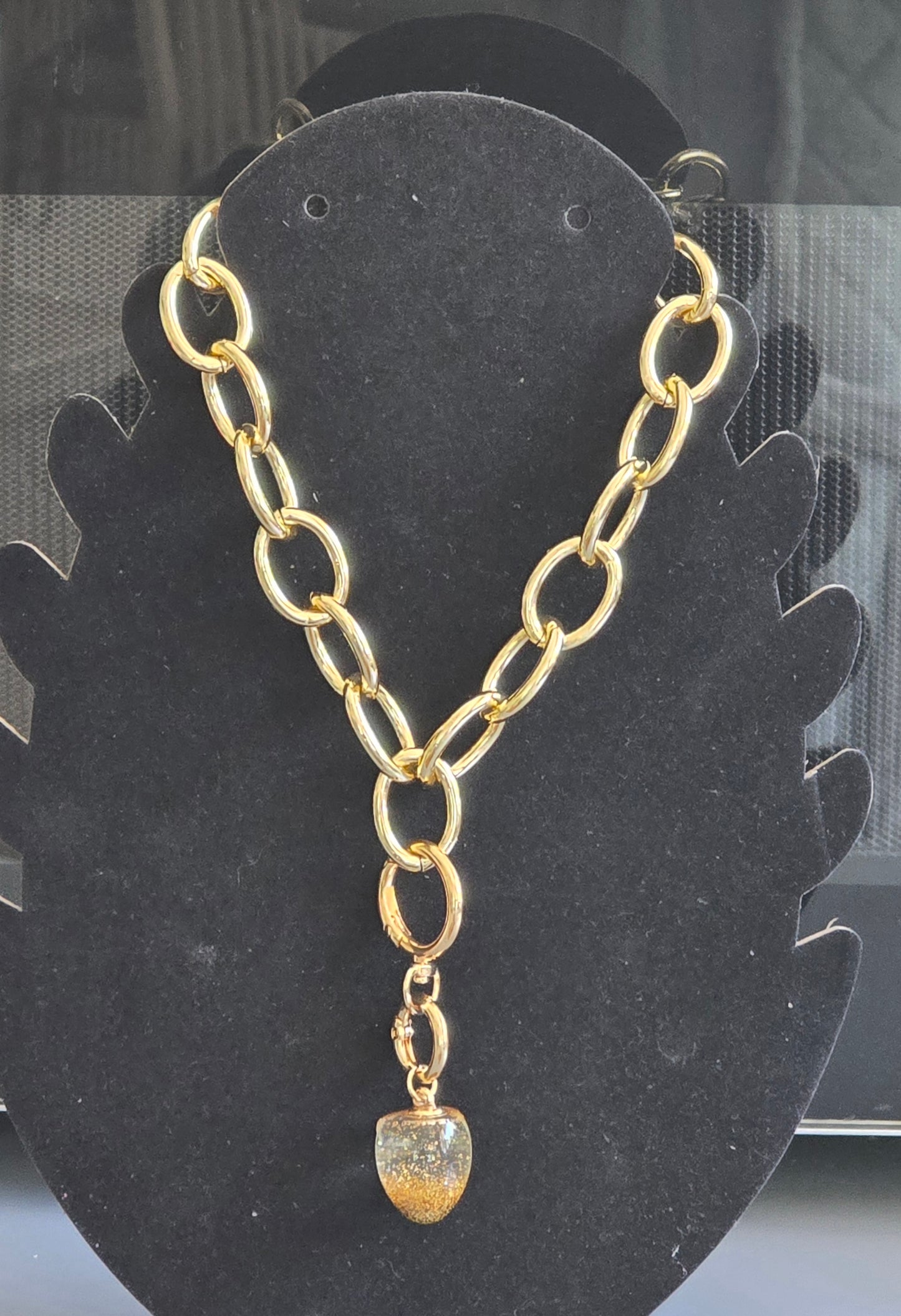 Pendant chunky gold chain