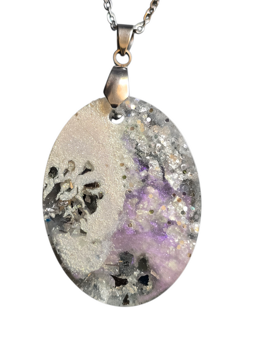 Pendant oval sparkling silver, lilac and white