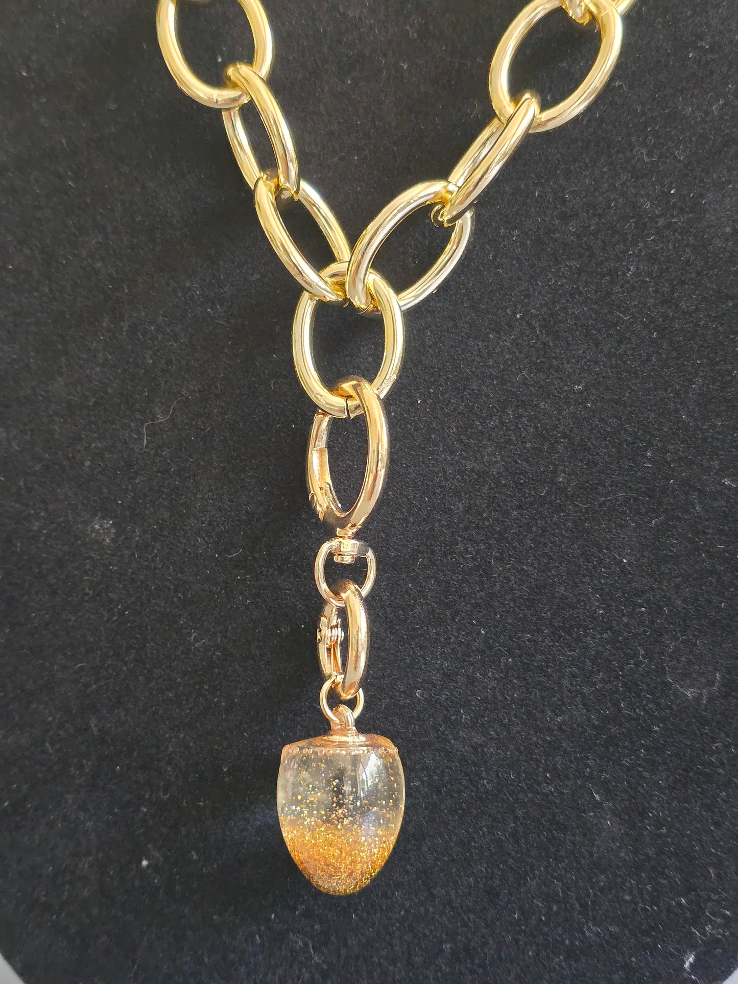 Pendant chunky gold chain