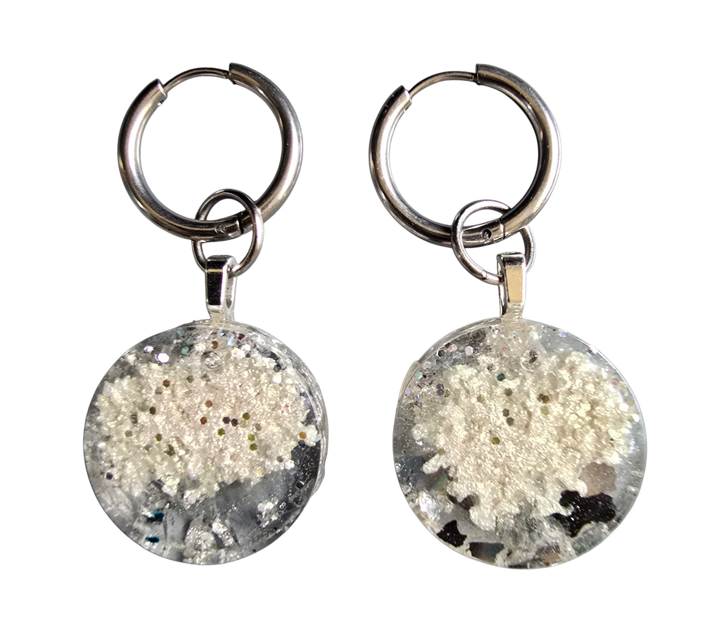 Earrings sparkling silver and white