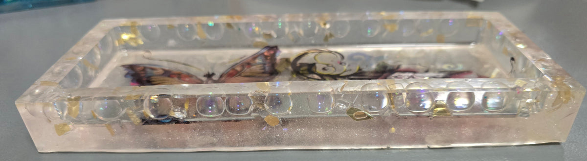 Tray with butterfly and pink roses