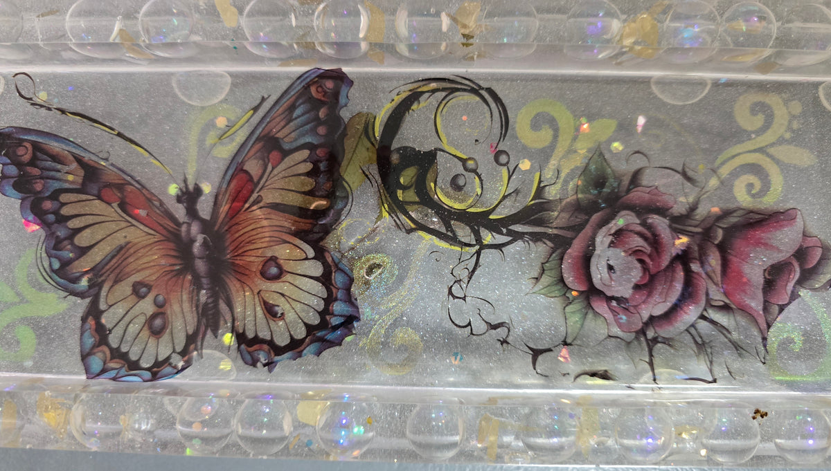 Tray with butterfly and pink roses