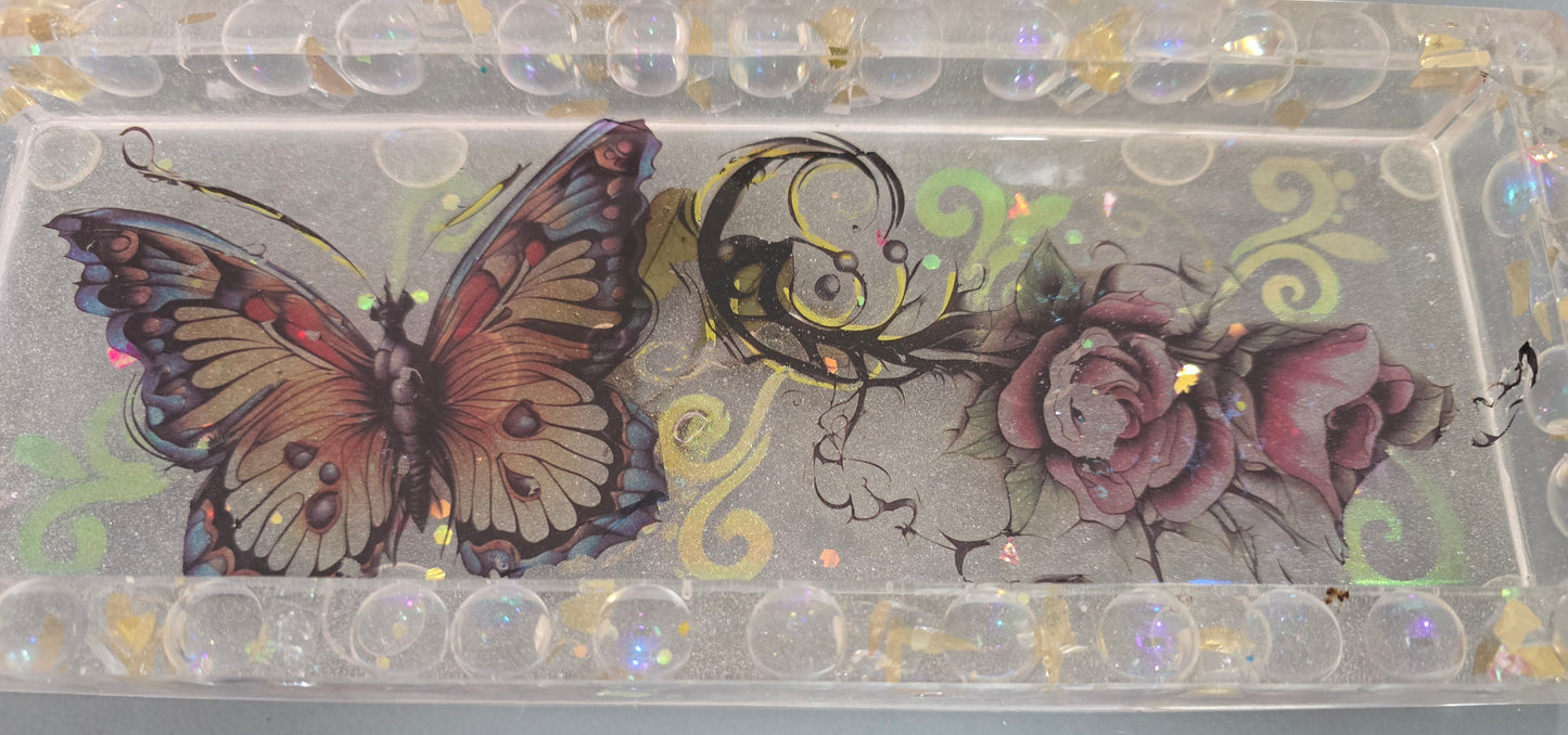 Tray with butterfly and pink roses